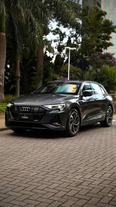 AUDI E-TRON ELÉTRICO PERFORMANCE BLACK QUATTRO AUDI E-TRON ELÉTRICO PERFORMANCE BLACK QUATTRO